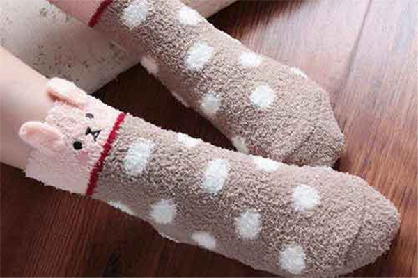 冬季睡觉脚冷怎么办 冬天为什么睡觉脚冷 冬季睡觉脚冷怎么办 冬天为什么睡觉脚冷