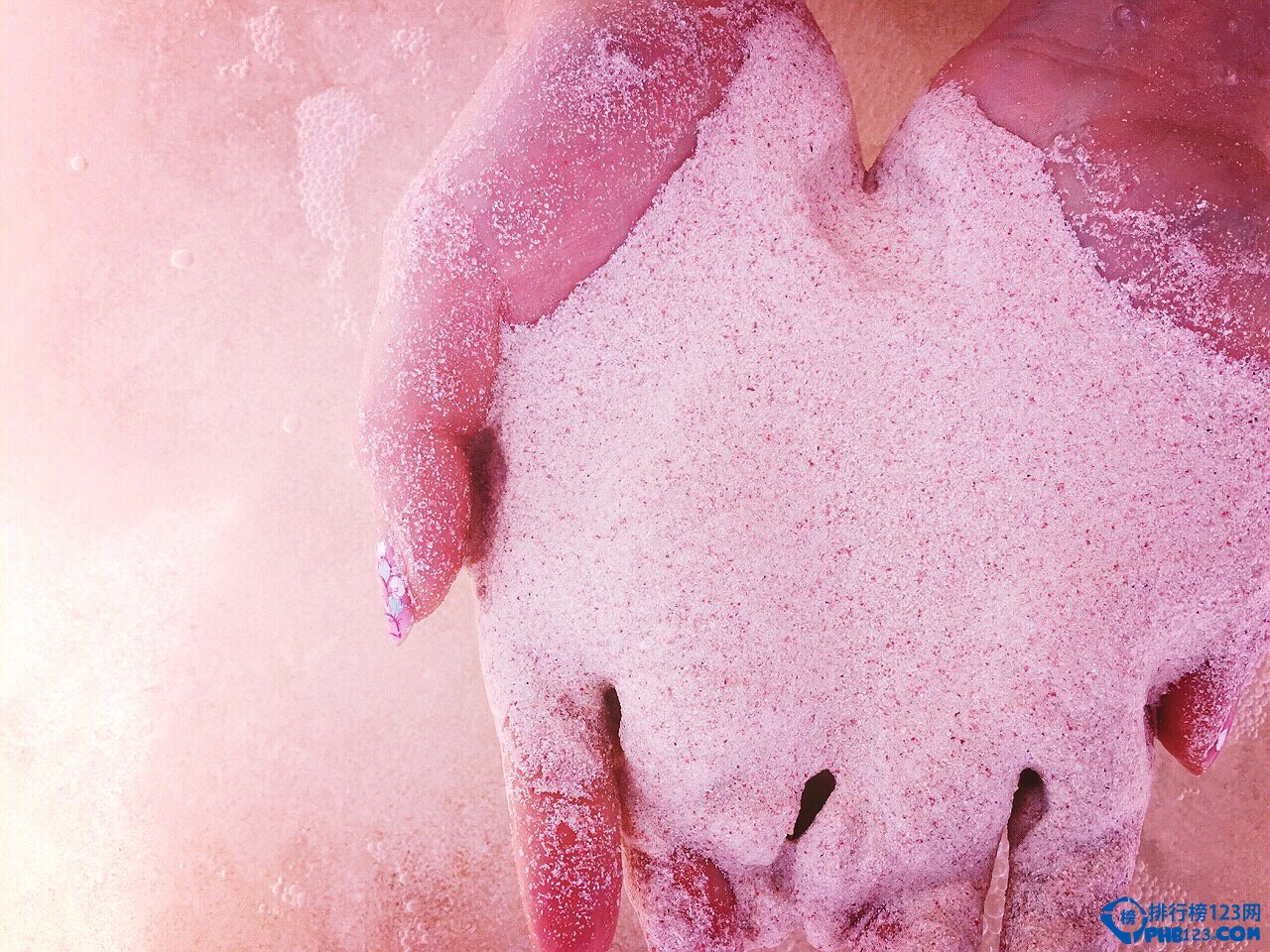 全球最有特色的沙滩排名 粉色沙滩魅力难挡