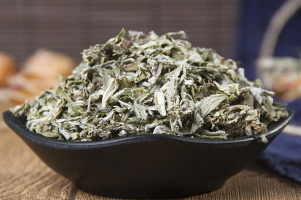 艾叶泡脚可以加冷水吗 艾叶泡脚艾叶需要煮吗 艾叶泡脚可以加冷水吗 艾叶泡脚艾叶需要煮吗