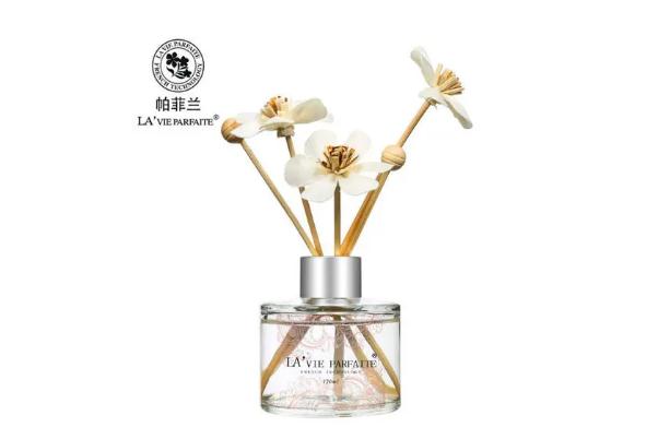 香薰精油要加水吗 香薰精油有保质期吗 香薰精油要加水吗 香薰精油有保质期吗