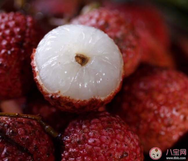 为什么不能空腹吃荔枝 一天到底能吃几颗荔枝 为什么不能空腹吃荔枝 一天到底能吃几颗荔枝