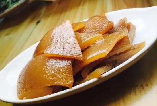 干的猪皮怎么泡?猪皮煮熟后发黑能吃吗