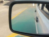 倒车前如何摆正车身 几招教你摆正车身3