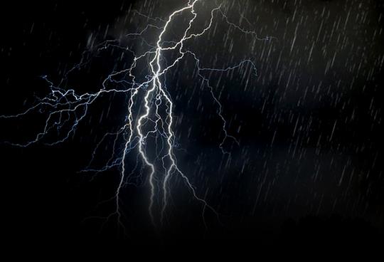 打雷是不是不能用电脑?打雷电脑烧了一般是哪里坏?