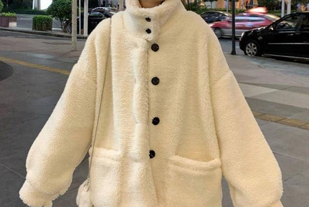 羊羔毛外套怎么搭配好看 羊羔毛外套搭配什么裤子好看 羊羔毛外套怎么搭配好看 羊羔毛外套搭配什么裤子好看