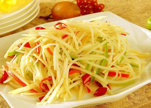 炒土豆丝有什么讲究?炒土豆丝为什么要焯水或泡水