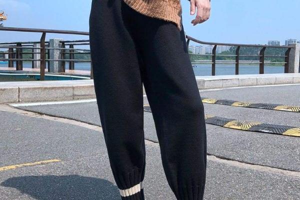 萝卜裤穿什么鞋好看 萝卜裤和哈伦裤的区别在哪 萝卜裤穿什么鞋好看 萝卜裤和哈伦裤的区别在哪