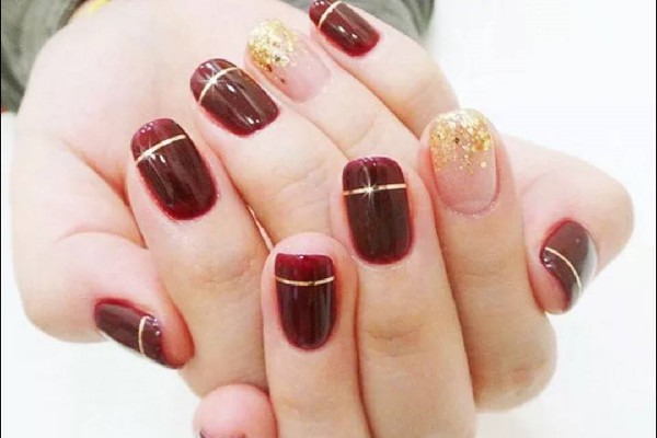 光疗胶是干嘛用的 光疗胶可以粘甲片吗 光疗胶是干嘛用的 光疗胶可以粘甲片吗