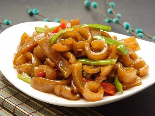 干的猪皮怎么泡?猪皮煮熟后发黑能吃吗