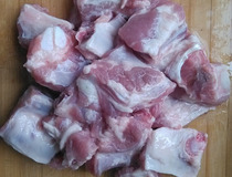 排骨的最好炖法 试试这道土豆炖排骨1