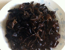凉拌黑木耳 家常凉拌黑木耳怎么做2
