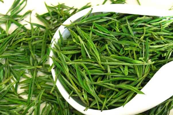 安吉白茶要多少度水泡 安吉白茶要放冰箱保存吗 安吉白茶要多少度水泡 安吉白茶要放冰箱保存吗