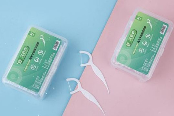 牙线有味道是有口臭吗 牙线是扁线好还是圆线好