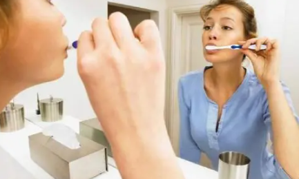 刷牙要刷舌头正确吗1