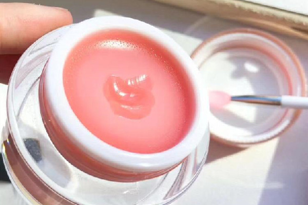 唇膜是白天用还是晚上用 唇膜对身体有害吗 唇膜是白天用还是晚上用 唇膜对身体有害吗