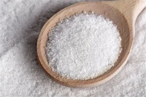 食盐结块了怎么弄撒 食盐放在什么容器里比较好 食盐结块了怎么弄撒 食盐放在什么容器里比较好