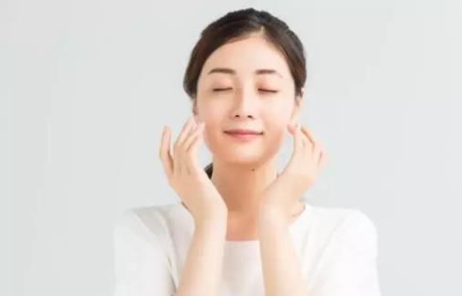 早c晚a还能叠加别的精华吗 早c晚a为什么要用两个精华