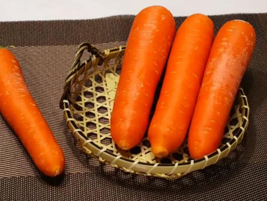 胡萝卜汁是生榨还是熟榨?胡萝卜煮熟怎么榨汁