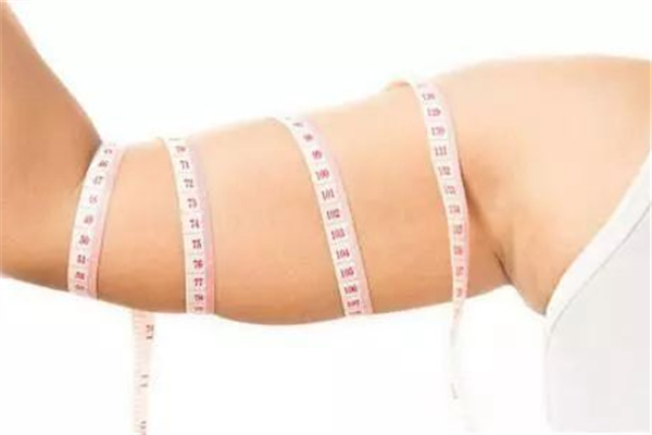 拜拜肉会影响肩宽吗 拜拜肉有什么危害 拜拜肉会影响肩宽吗 拜拜肉有什么危害