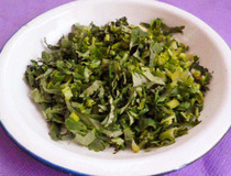 怎样做香菜玉米饼 煎香菜玉米饼调好面糊是关键2