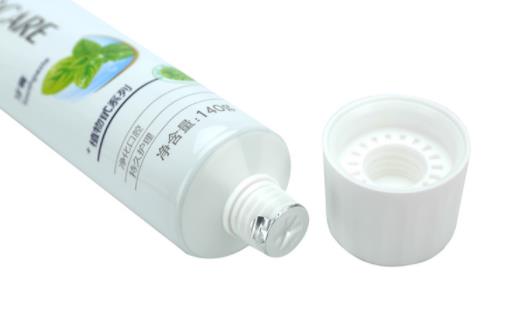 牙膏泡沫多好还是泡沫少好 牙膏怎么选择才是好的