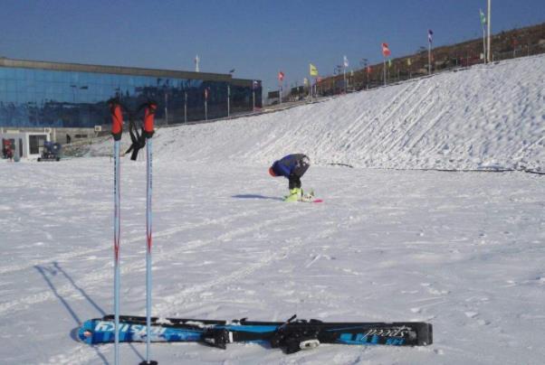 2022济宁元旦春节灯会和滑雪的地方