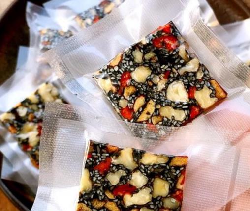 阿胶糕不拉丝是不好吗?阿胶糕颜色越黑越好吗