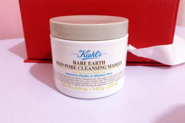 清洁面膜长痘痘可以用吗 清洁面膜对闭口有效吗 清洁面膜长痘痘可以用吗 清洁面膜对闭口有效吗