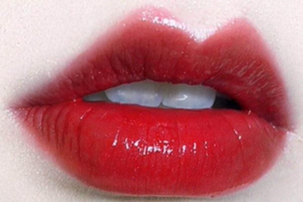 纹唇大概需要多少钱 纹唇后多久返出真正的颜色 纹唇大概需要多少钱 纹唇后多久返出真正的颜色