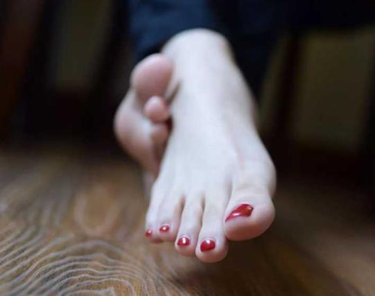 扁平足的危害有哪些?扁平足是天生的还是后天造成的