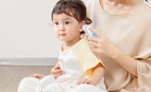 耳温枪需要伸很里面吗 耳温枪测量耳朵哪个部位