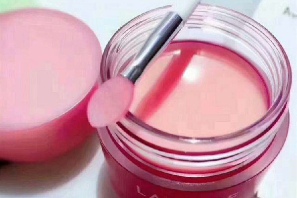唇膜可以用作口红打底吗 唇膜会不会使嘴唇变厚 唇膜可以用作口红打底吗 唇膜会不会使嘴唇变厚