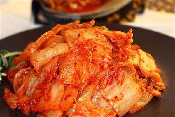 辣白菜不放鱼露吗 辣白菜可以炒什么菜 辣白菜不放鱼露吗 辣白菜可以炒什么菜