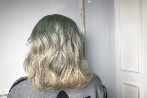 染发多久一次比较安全 染发一次能维持多久 染发多久一次比较安全 染发一次能维持多久