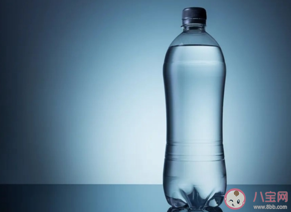 高价水是智商税吗 不同品牌水的价位为什么差距大 高价水是智商税吗 不同品牌水的价位为什么差距大