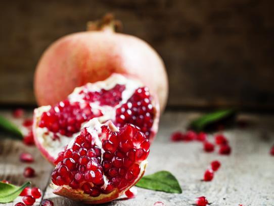 石榴一半发霉了另一半还能吃吗?怎么挑选到甜的石榴