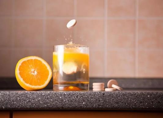 vc泡腾片是空腹吃还是饭后吃?常喝vc泡腾片会上火吗